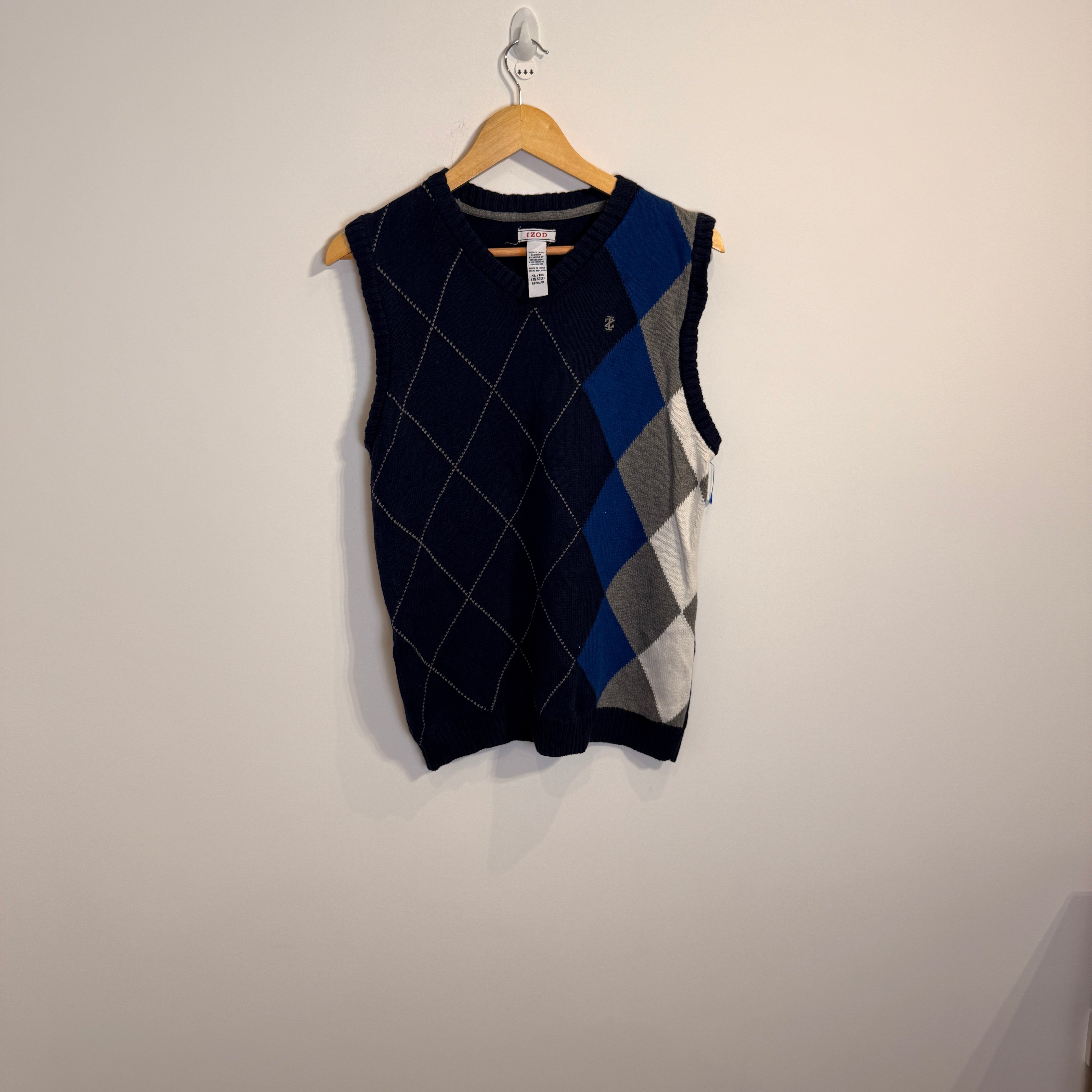 IZOD Men’s Retro Checkered Vest – P641