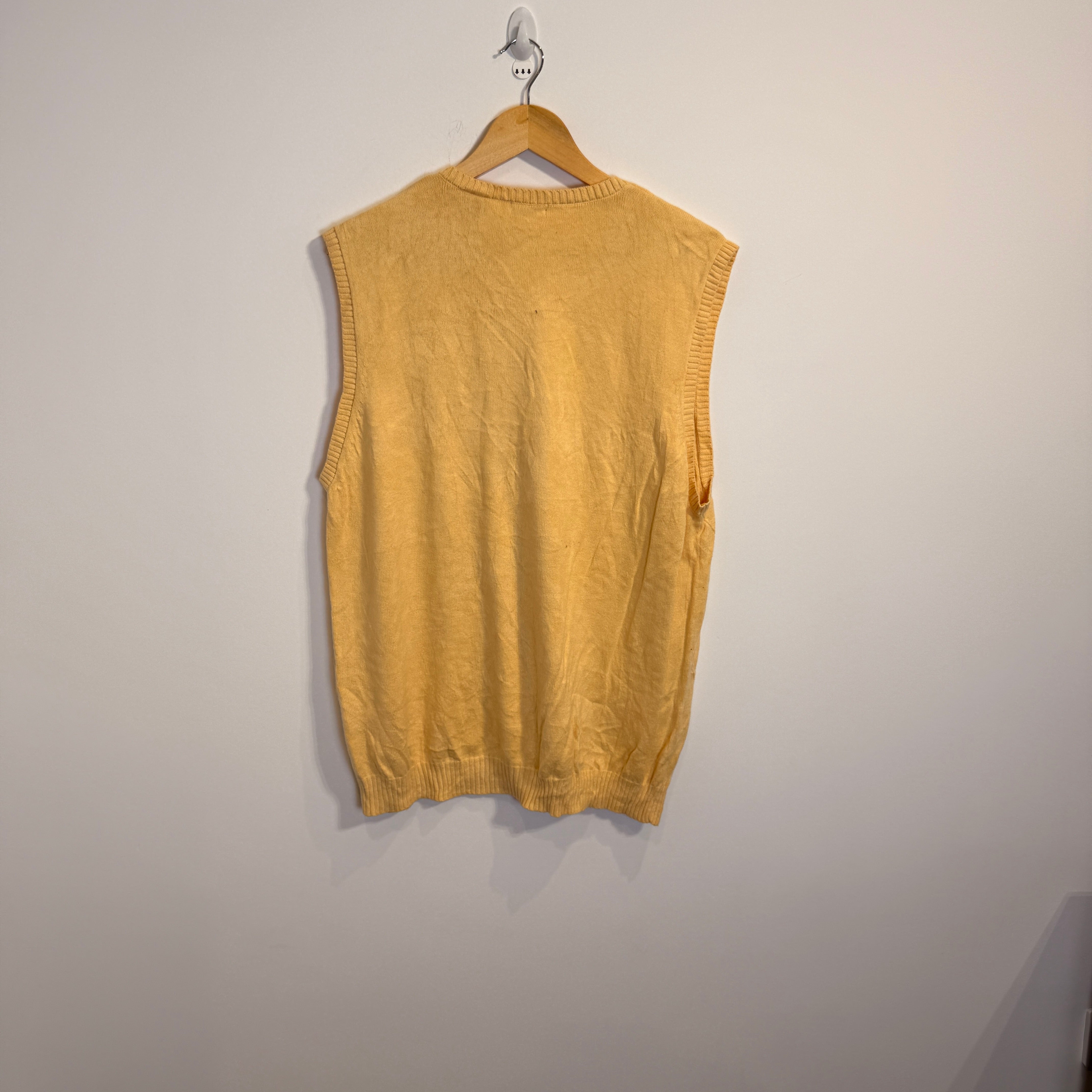 IZOD Men’s Yellow Quilted Cotton Vest – P643