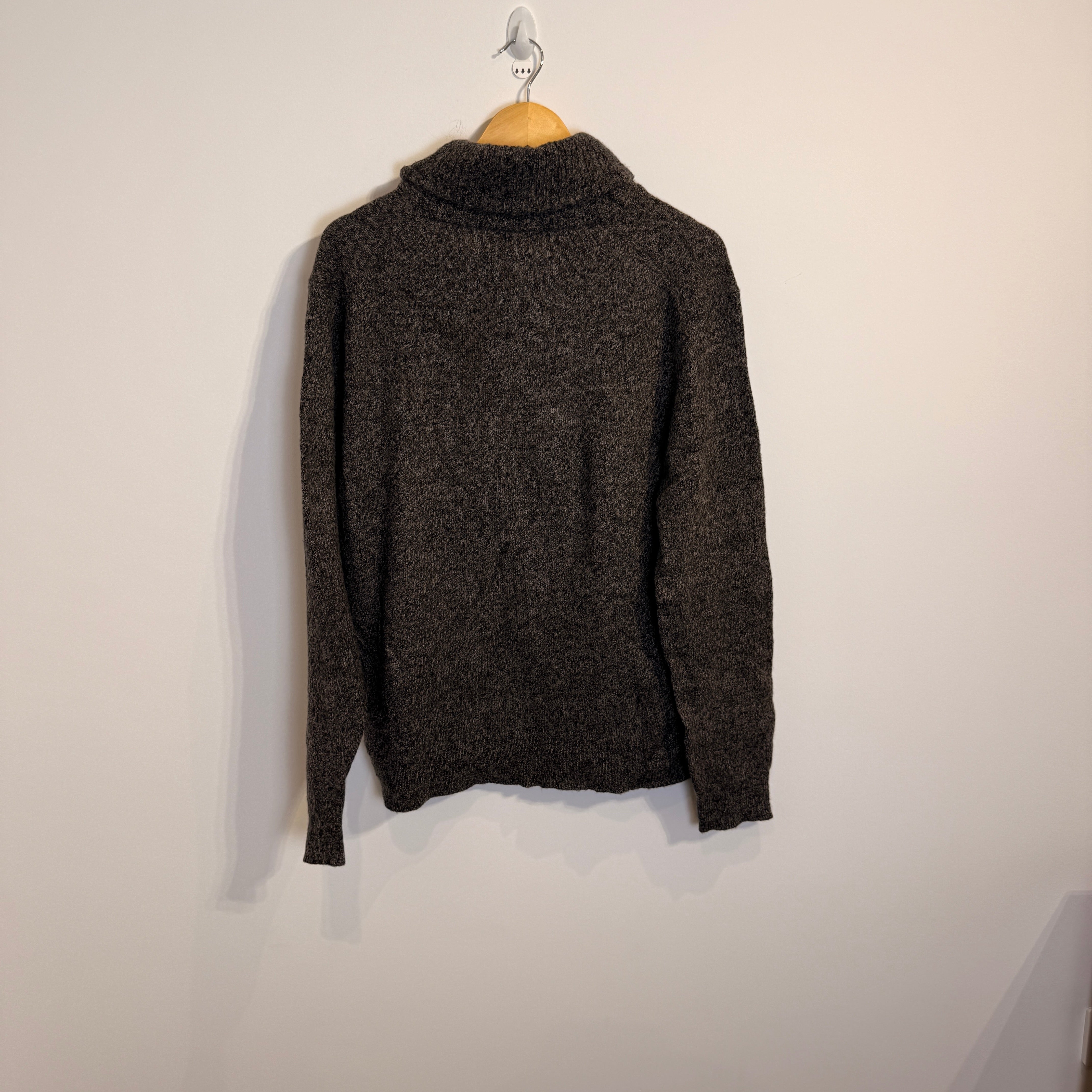 J.Crew Men’s Lamb Wool Blend 1/4 button Pullover – P646