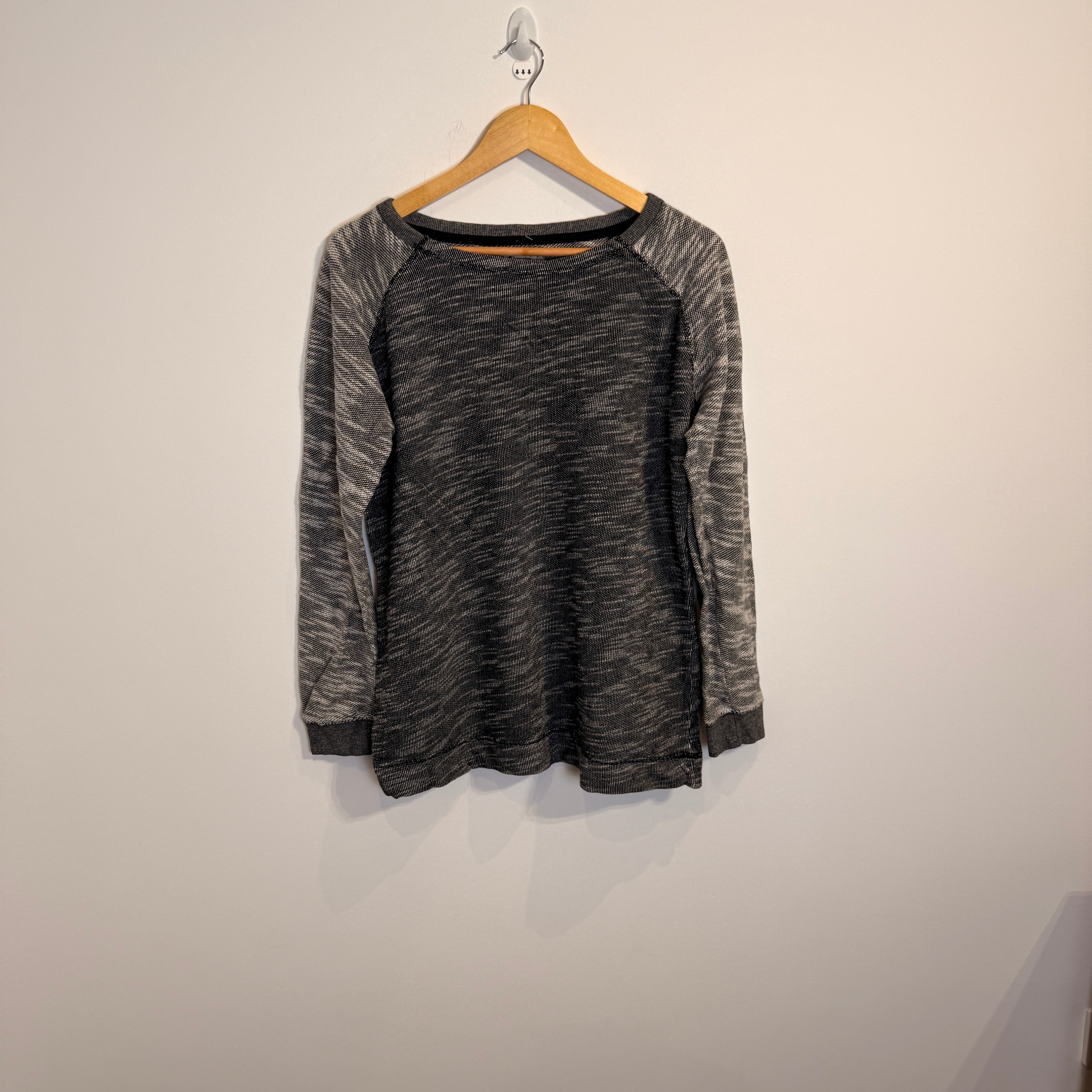 Champion Women’s Jumper – P647