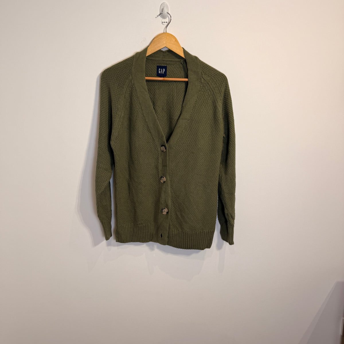 GAP Men’s Knitted Cardigan – P650