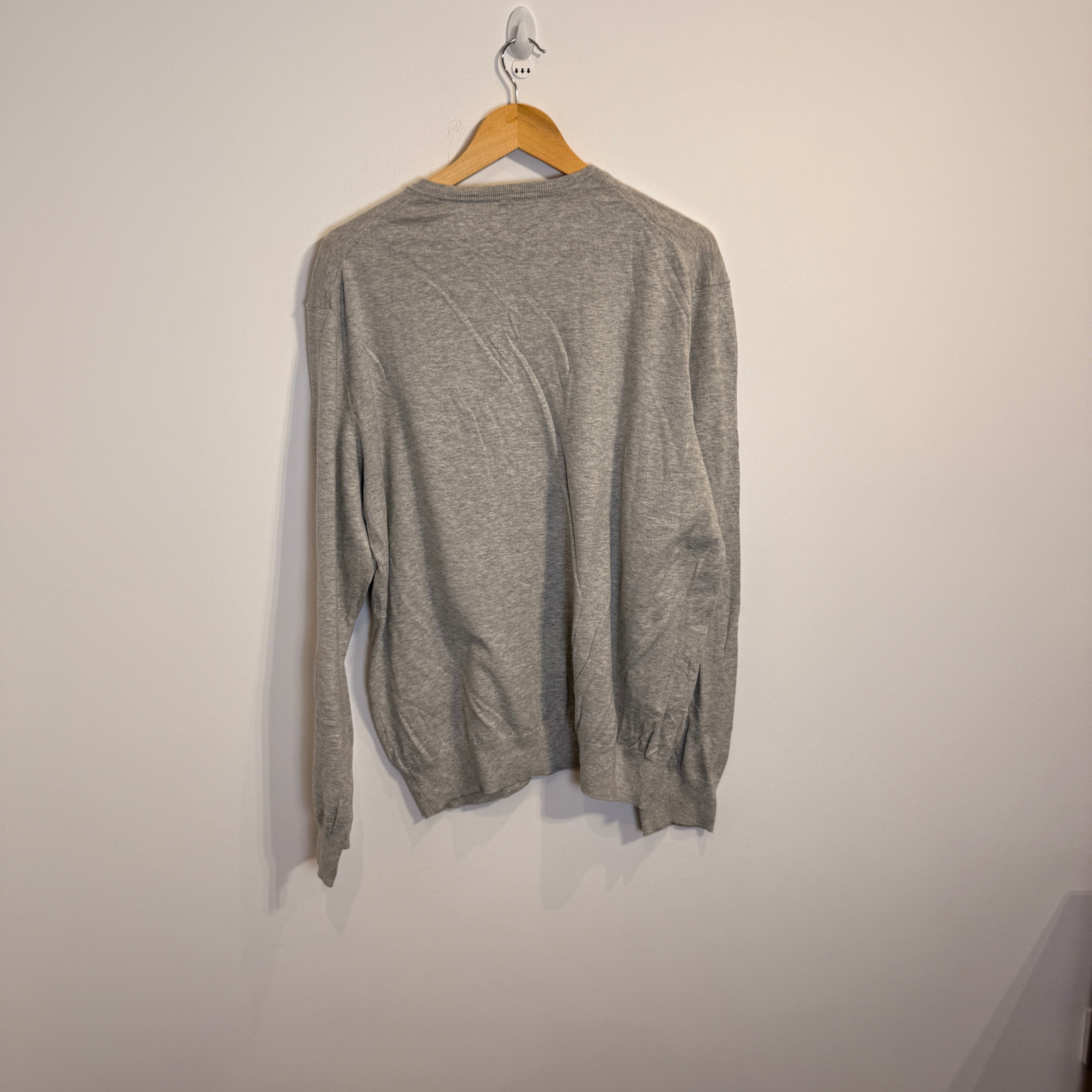 GAP Men’s V-Neck Jumper – P651