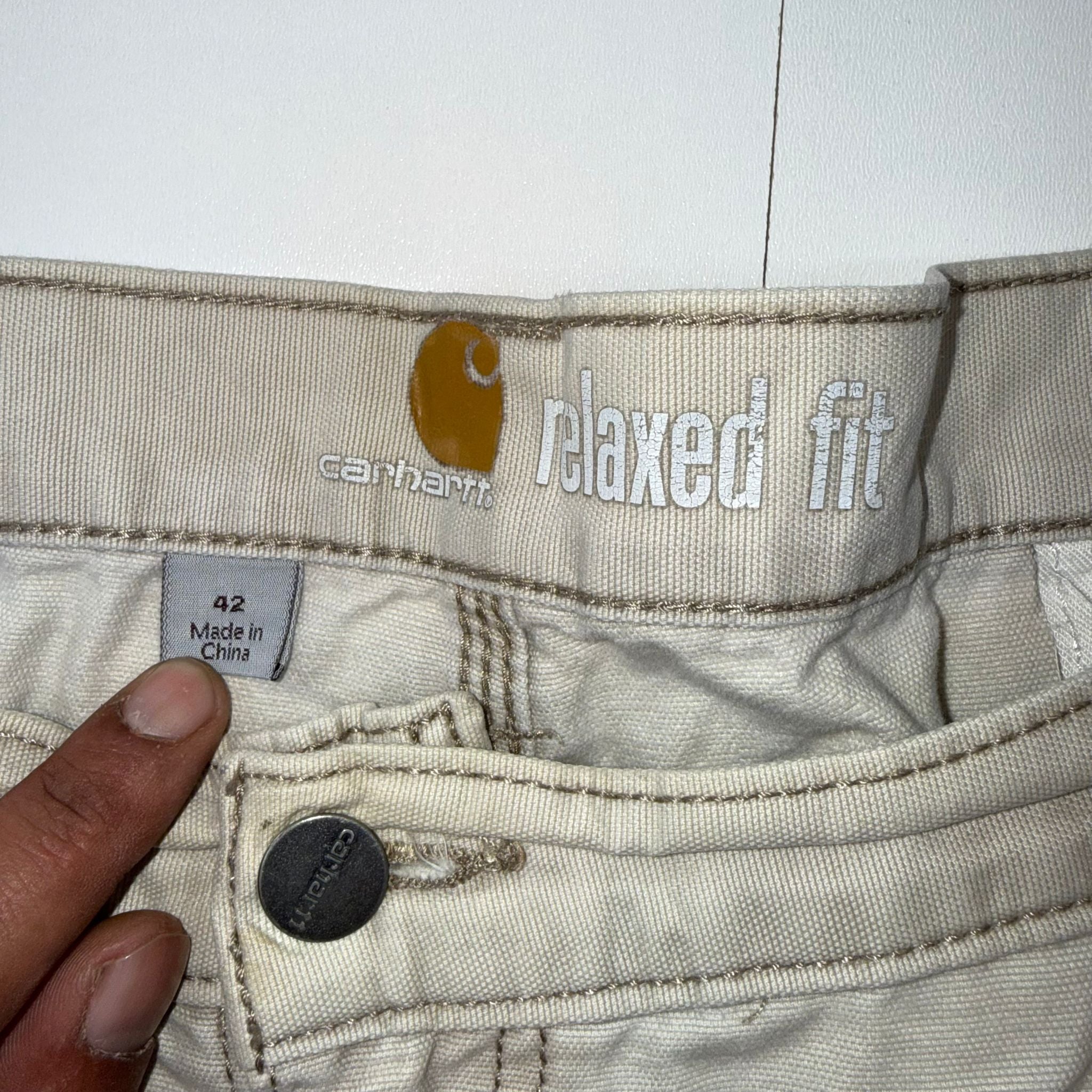 Carhartt Relaxed Fit Cargo Shorts – Beige/Cream – Size 42