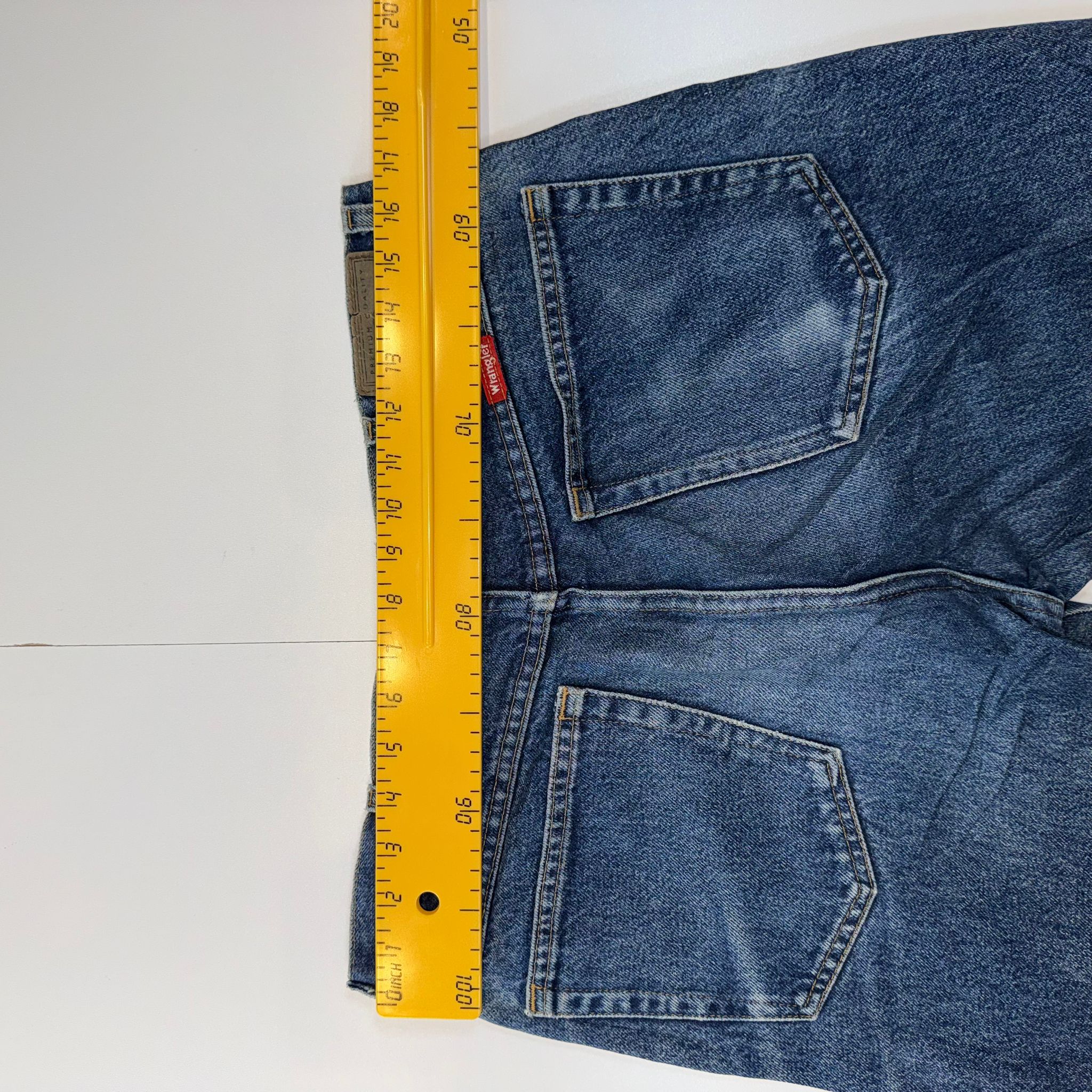 Vintage Wrangler Jeans Men’s 34x30 Blue Denim Relaxed Straight Leg Faded Distressed
