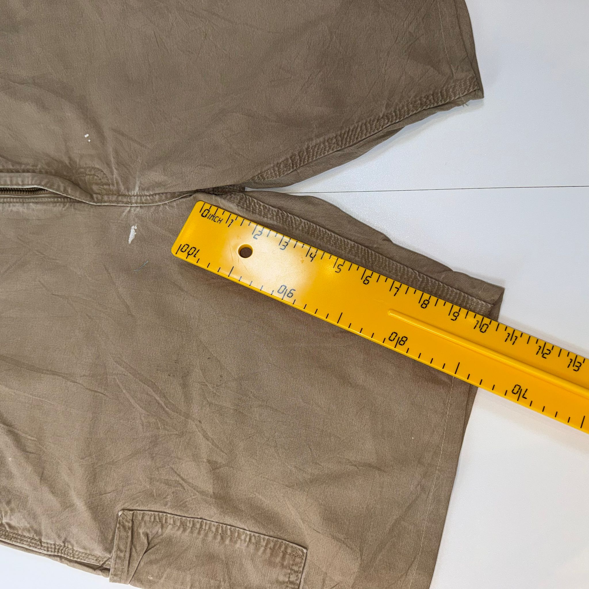 Vintage Carhartt Cargo Shorts Beige Relaxed Fit Utility Workwear Men’s W40