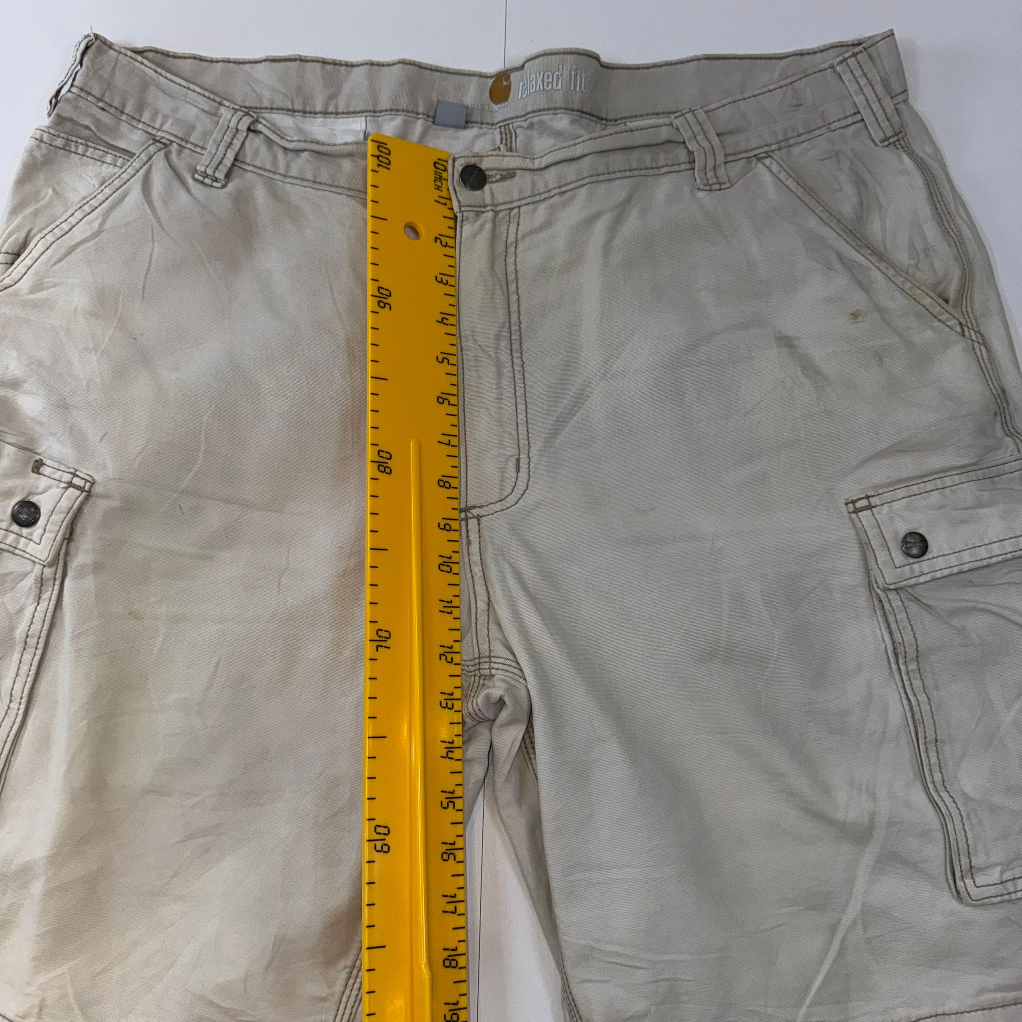Carhartt Relaxed Fit Cargo Shorts – Beige/Cream – Size 42